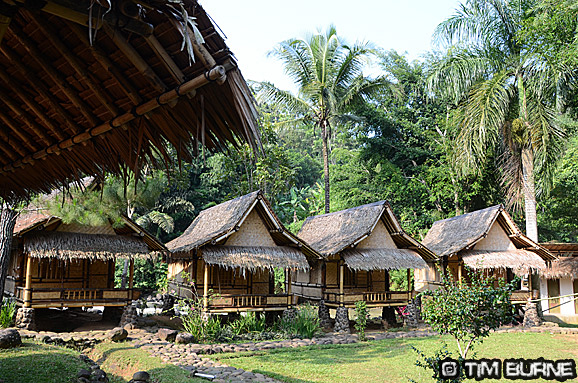 Arus Liar's Island huts