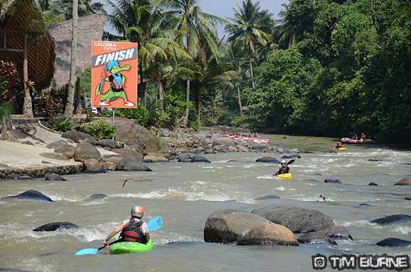 The Citarik River, Arus Liar